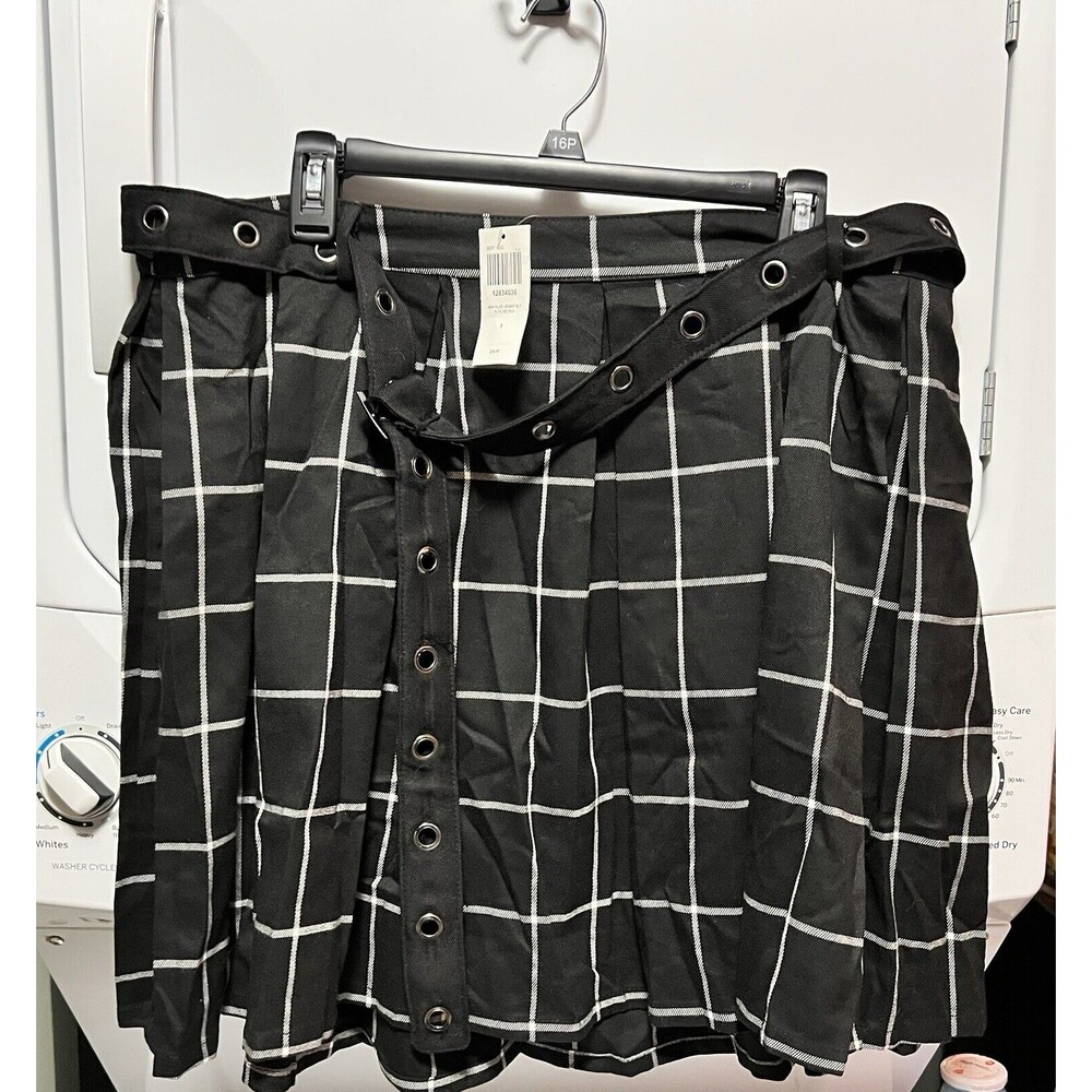 NWT Hot Topic Pleated Plaid Skater Skirt Grommet Belt Goth Punk Emo Plus Size 1X